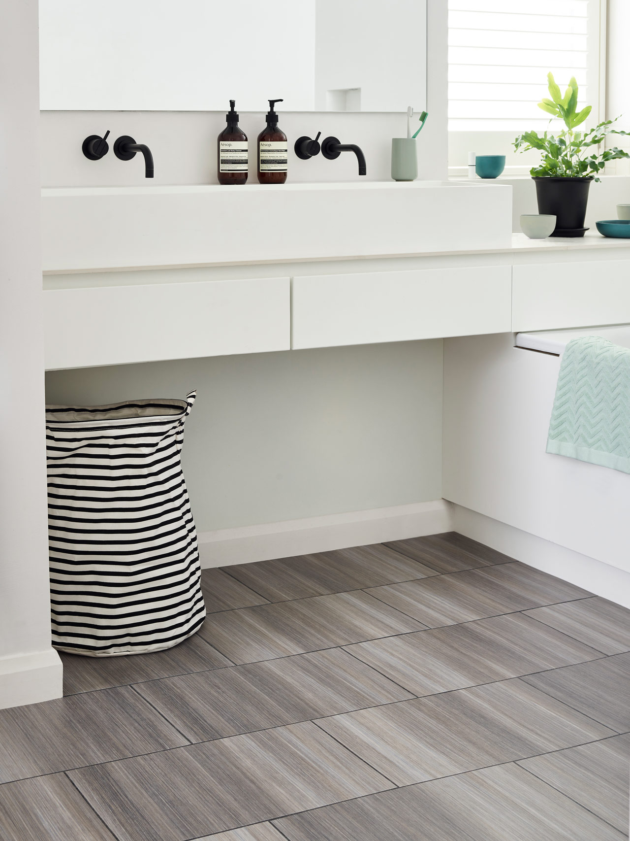 Mirus Feather: Beautifully designed LVT flooring from the Amtico